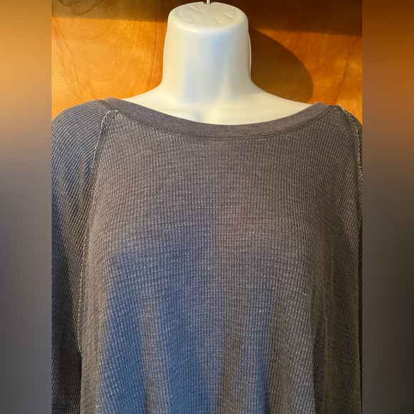 Aeropostale long-sleeve tshirt - Picture 3 of 5